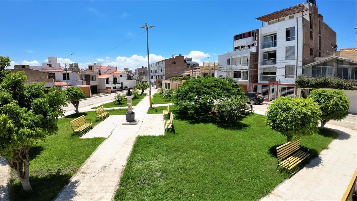 VENTA DE CASA DE 2 PISOS EN URB. FEDERICO VILLARREAL
